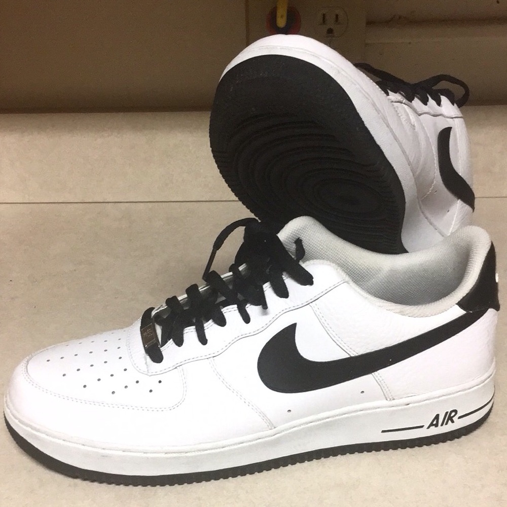 NIKE AIR FORCE 1 LOW